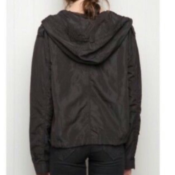 Brandy Melville light windbreaker jacket - Picture 4 of 10